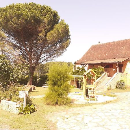 Gite "Las Casitas Du Lot" Dans Le Perigord Frayssinet-le-Gélat Exteriör bild