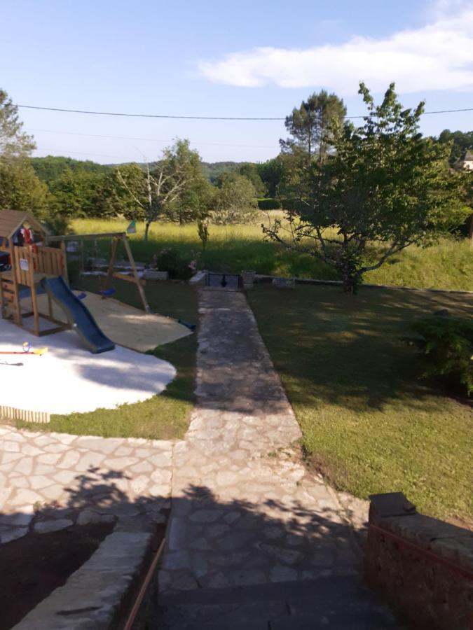 Gite "Las Casitas Du Lot" Dans Le Perigord Frayssinet-le-Gélat Exteriör bild